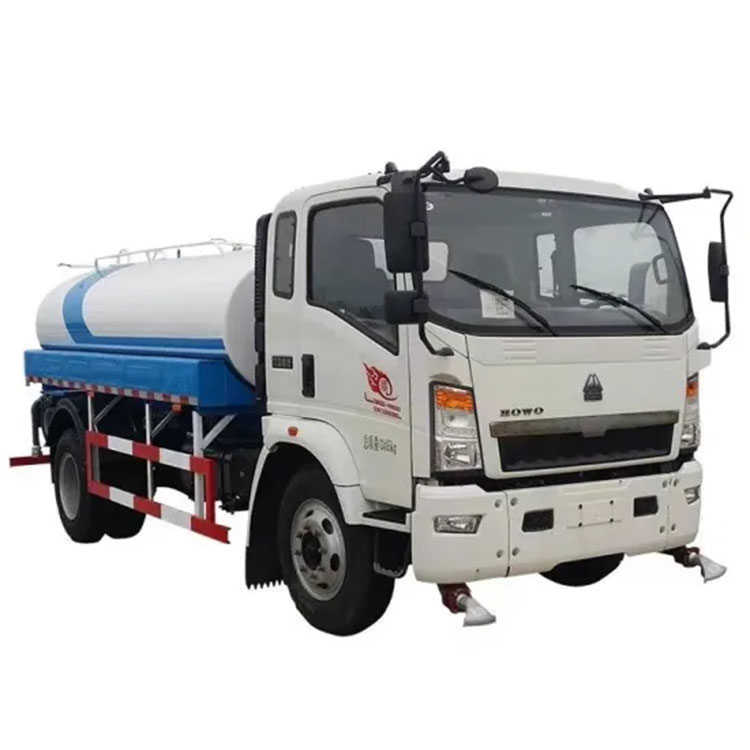 Truk Tangki Air 8000L